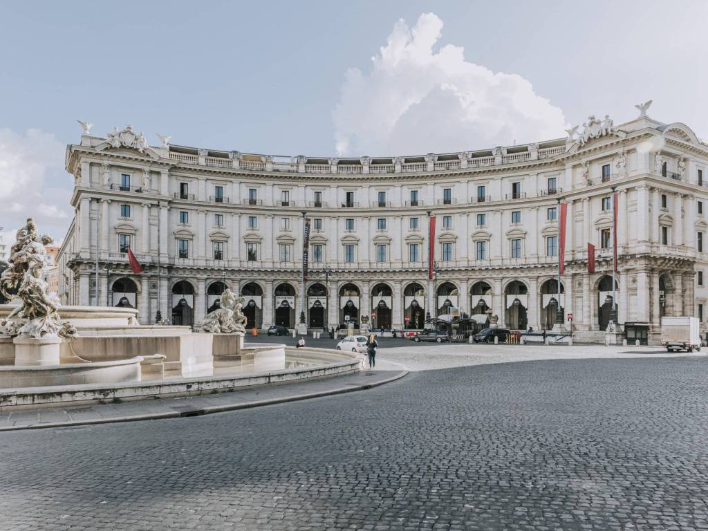 Locale Commerciale Piazza Della Repubblica Roma Rif