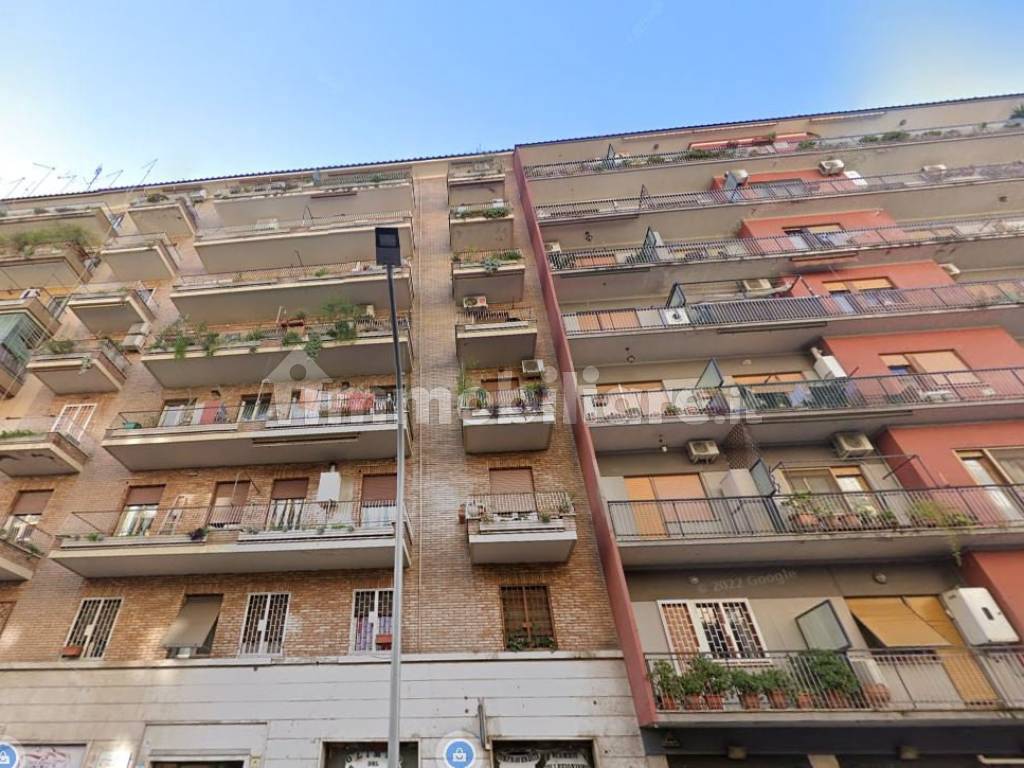 Vendita Appartamento Roma Trilocale In Via Flavio Da Ristrutturare