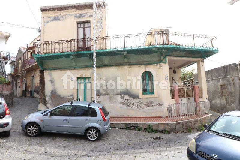 Vendita Terratetto Unifamiliare In Via San Nicol Aci Catena Da