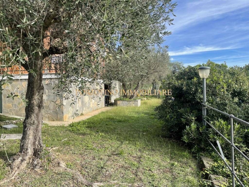 Vendita Villa Unifamiliare In Via San Michele Rapallo Da Ristrutturare