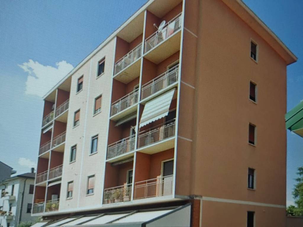 Vendita Appartamento Gallarate Trilocale In Via Vittorio Arconti