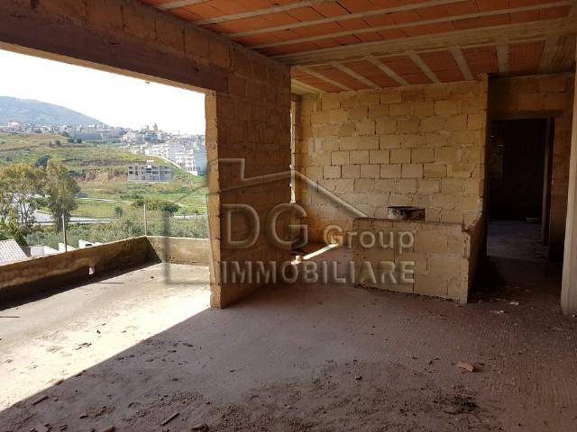 Ottima Villa Indipendente con Terreno con vista panoramica, vicino la Statale - 15