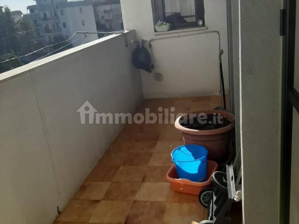 Affitto Appartamento Lecce. Quadrilocale in via Lequile 12. Buono stato