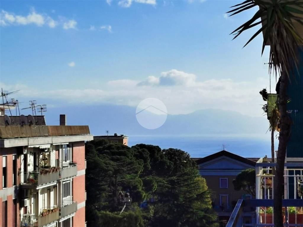 Vendita Appartamento Napoli. Quadrilocale in viale Dei Pini 46. Da  ristrutturare, settimo piano, con balcone, riscaldamento centralizzato,  rif. 85039176