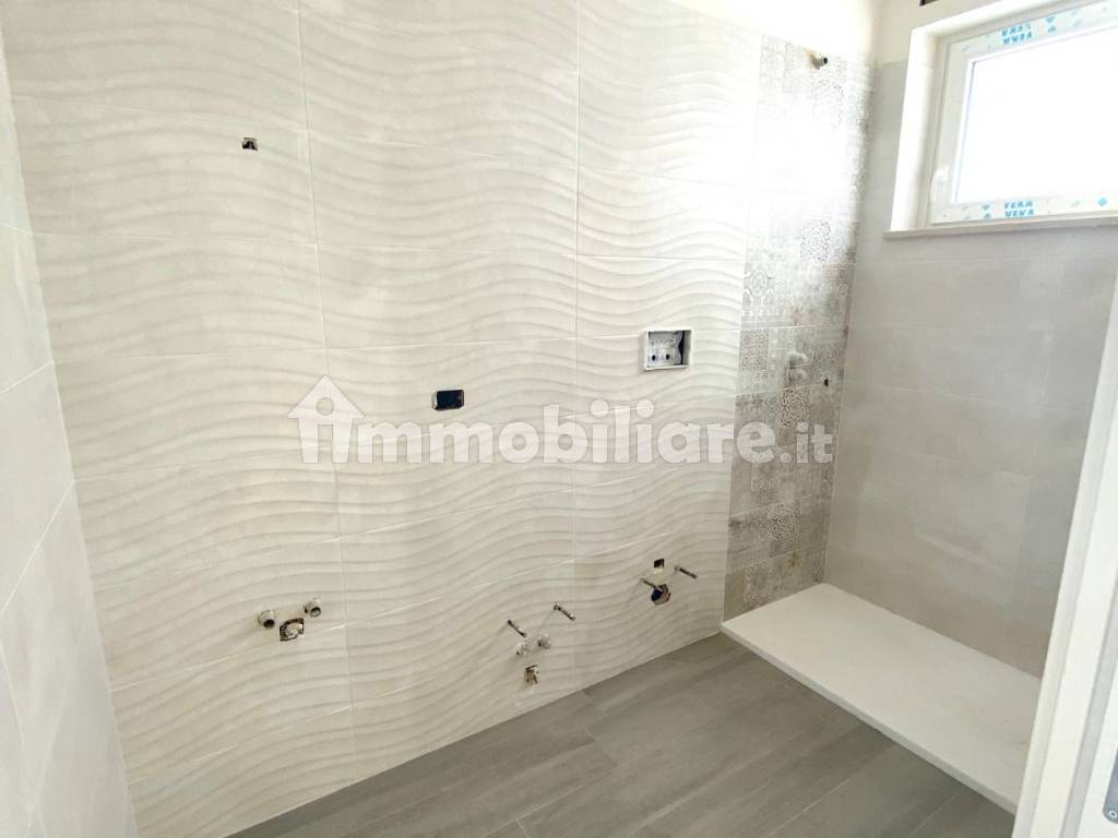 bagno piano rialzato