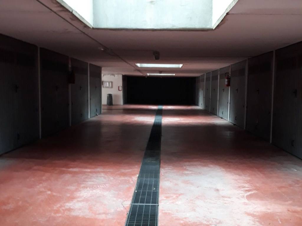 Garage - box piazza michele alboreto, rozzano