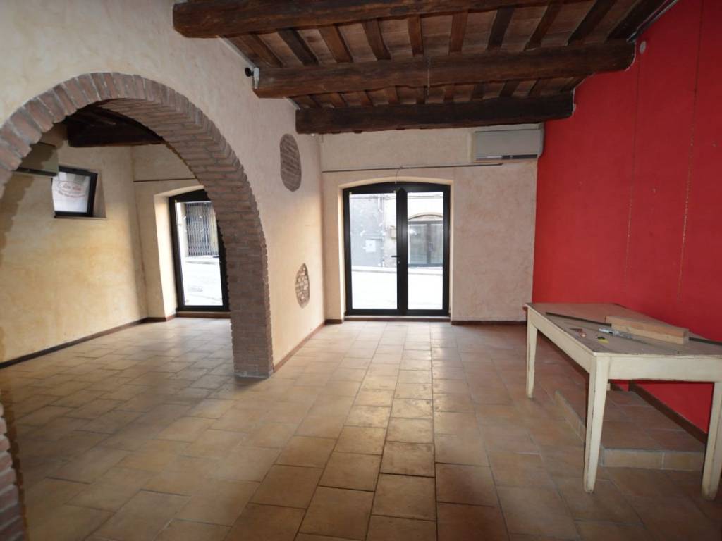Locale commerciale, centro storico, jesi