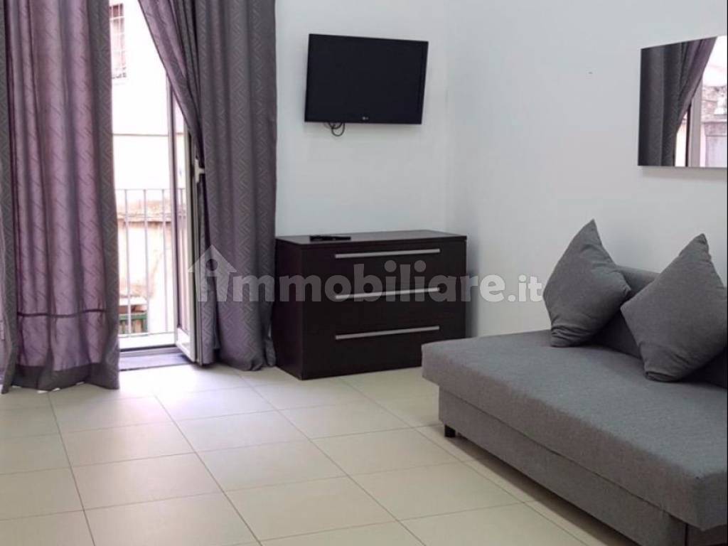 Affitto Appartamento Napoli. Trilocale in via