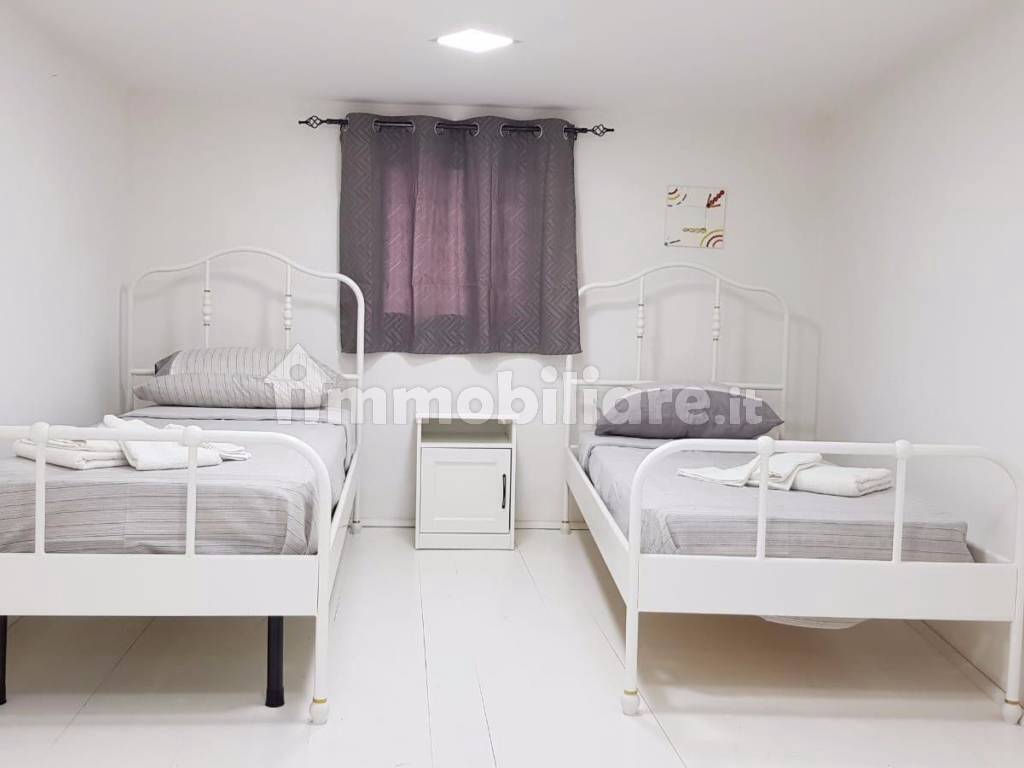 Affitto Appartamento Napoli. Trilocale in via