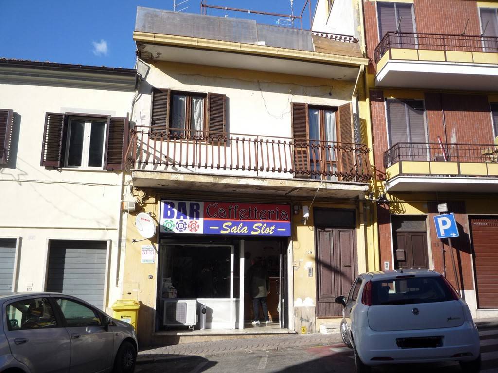 Locale commerciale via Madonna della Pace, Centro, Ceccano — foto 2