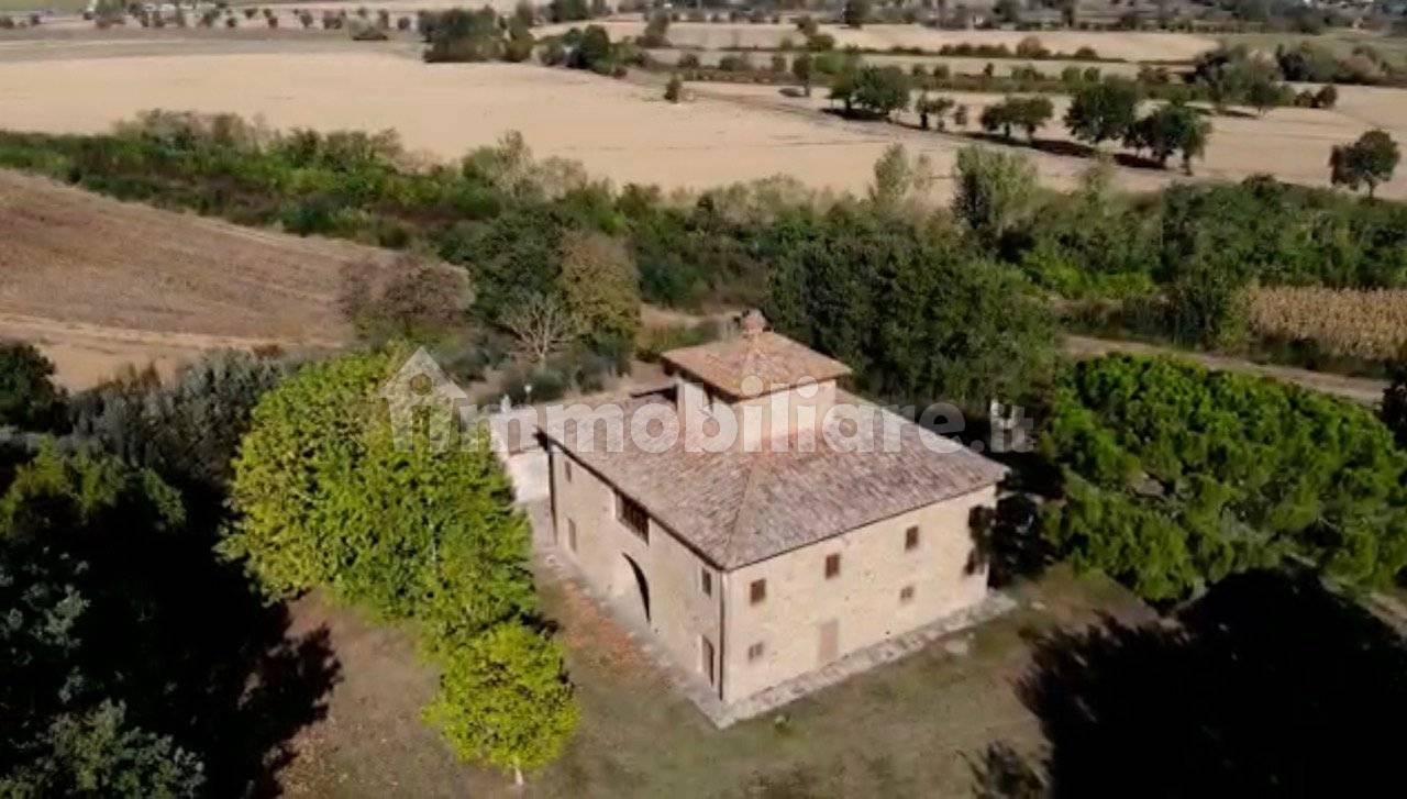 Casa colonica Località Poggio Ciliegio, Frassineto, Arezzo