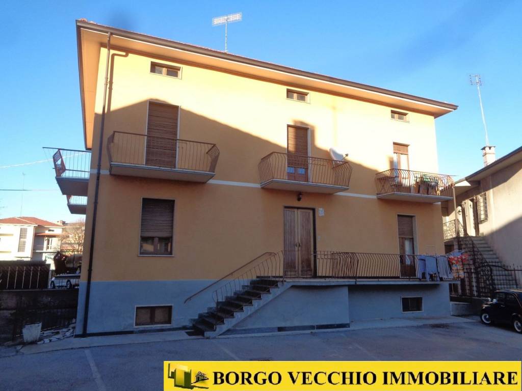 Vendita Appartamento Borgo San Dalmazzo. Trilocale in corso Barale. Ottimo  stato, piano rialzato, con balcone, riscaldamento autonomo, rif. 86217538