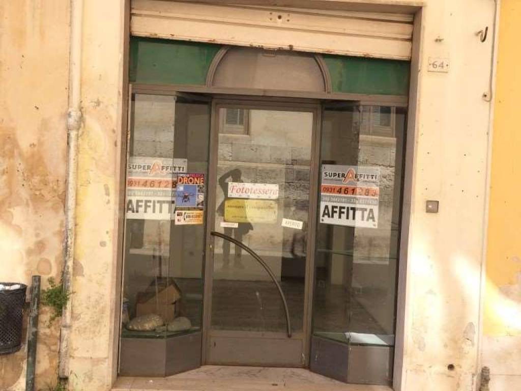 Locale commerciale, floridia