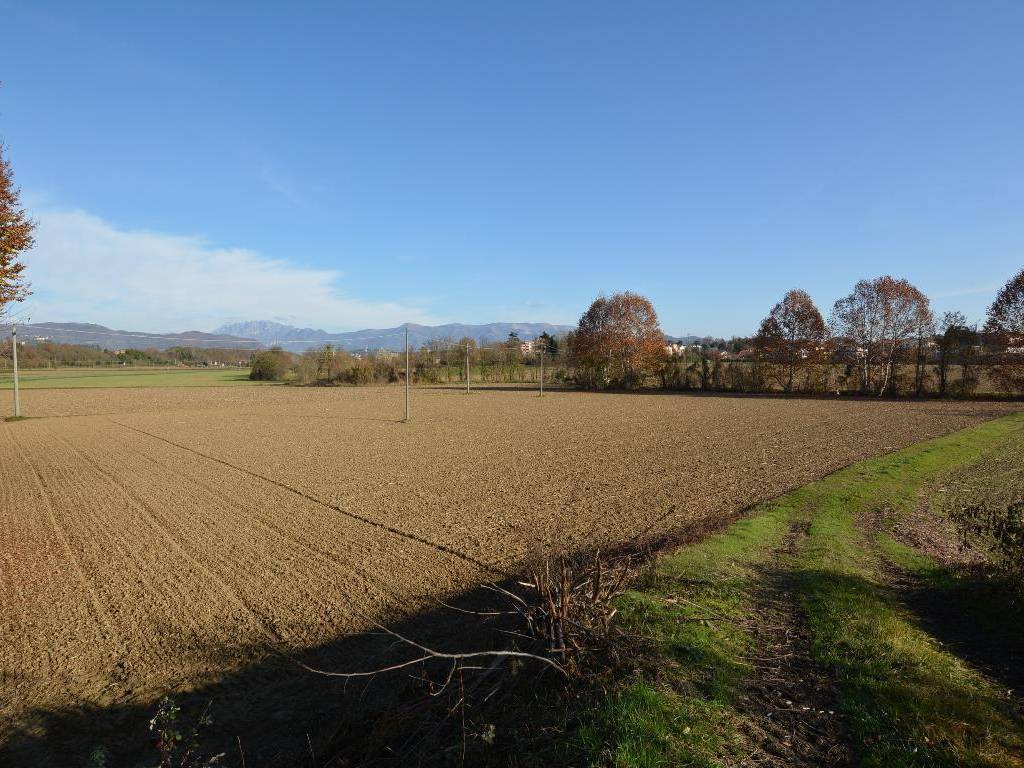 Terreno agricolo via copernico, osnago