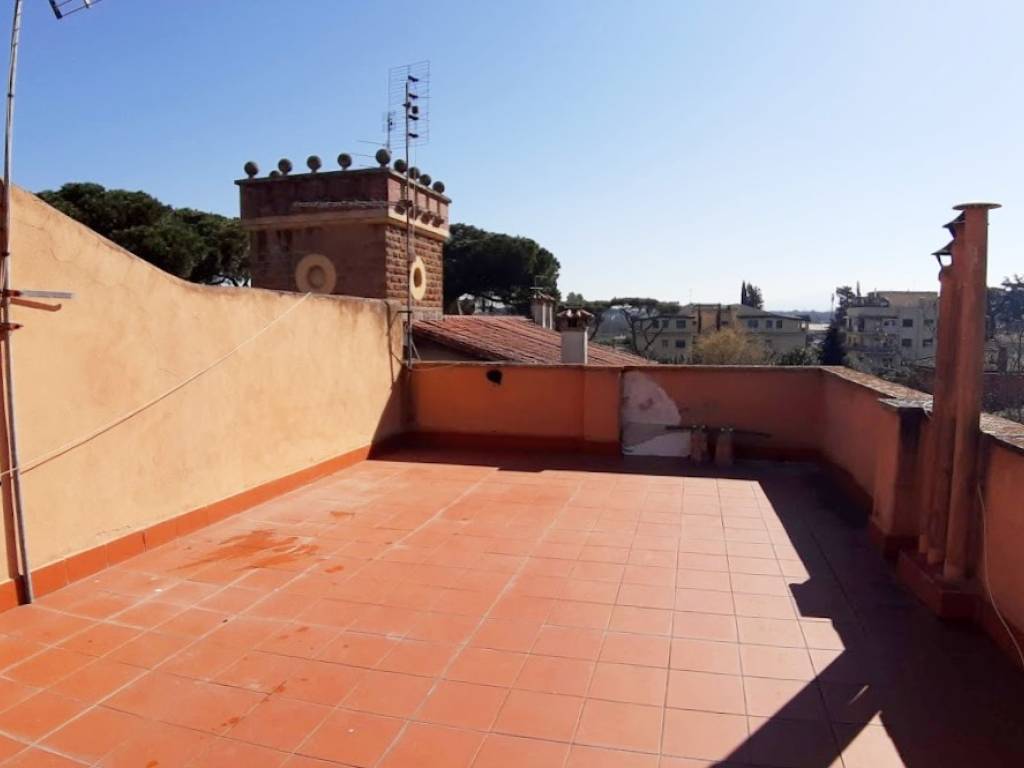 Vendita Appartamento Roma. Bilocale in via al Quarto Miglio 15. Ottimo stato, secondo piano, con Vendita Appartamento Roma. Bilocale in via al Quarto Miglio 15. Ottimo stato, secondo piano, con