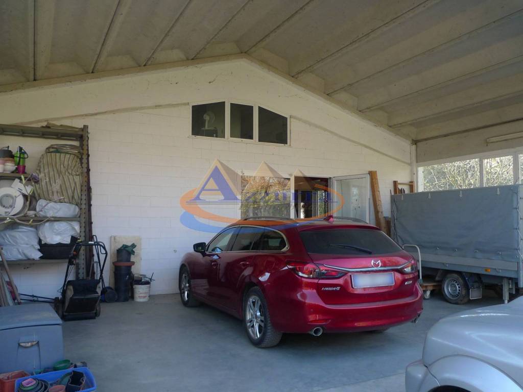 Portico garage