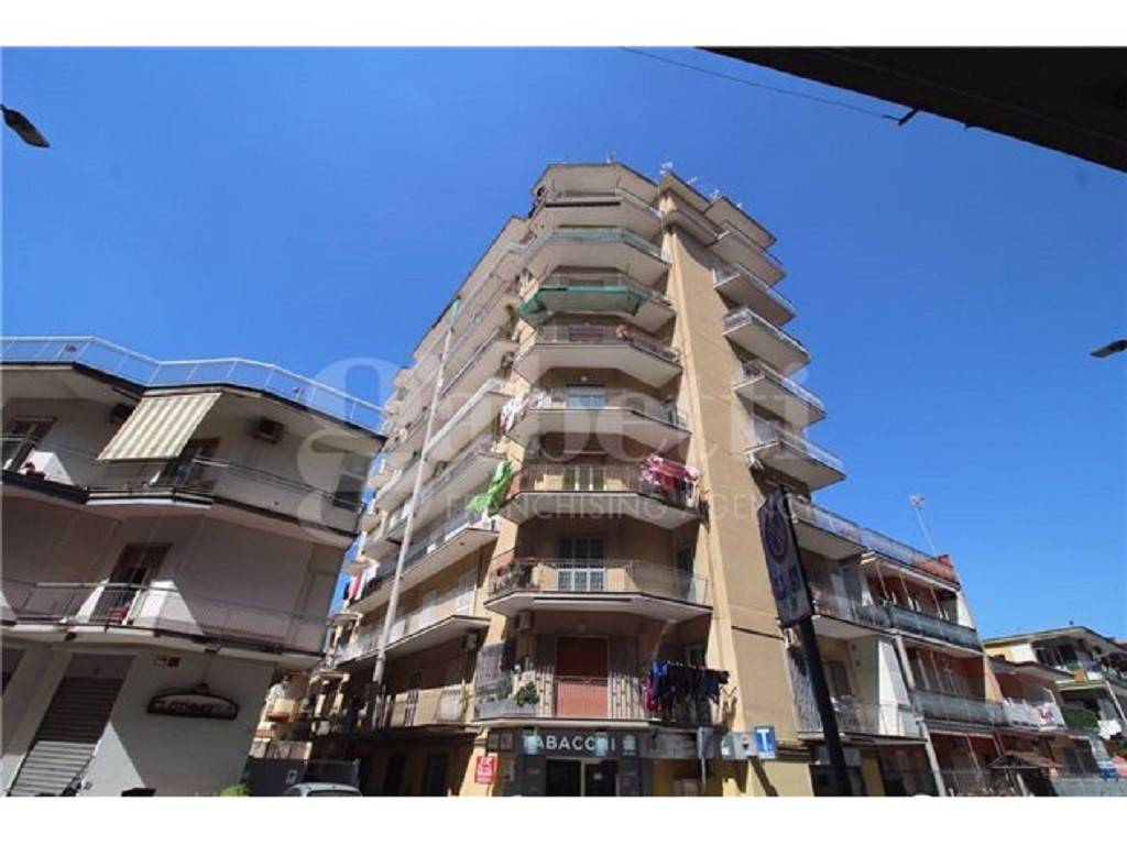 Vendita Appartamento Arzano. Trilocale in via Napoli 90. Buono stato, ottavo piano, con balcone Vendita Appartamento Arzano. Trilocale in via Napoli 90. Buono stato, ottavo piano, con balcone