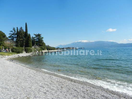Palazzo - Edificio in vendita a Torri del Benaco