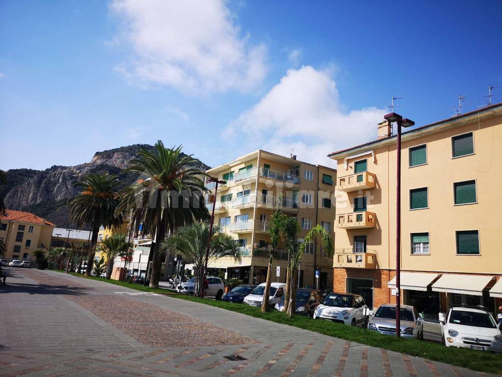 Liguria_Savona_ristorante lungomare (6)