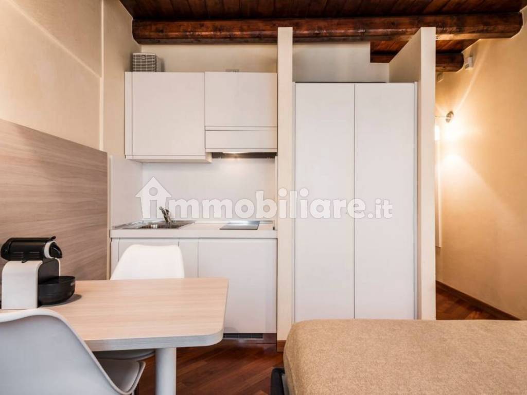Rent Apartment Padua. Studio in Corte San Clemente 1. Excellent