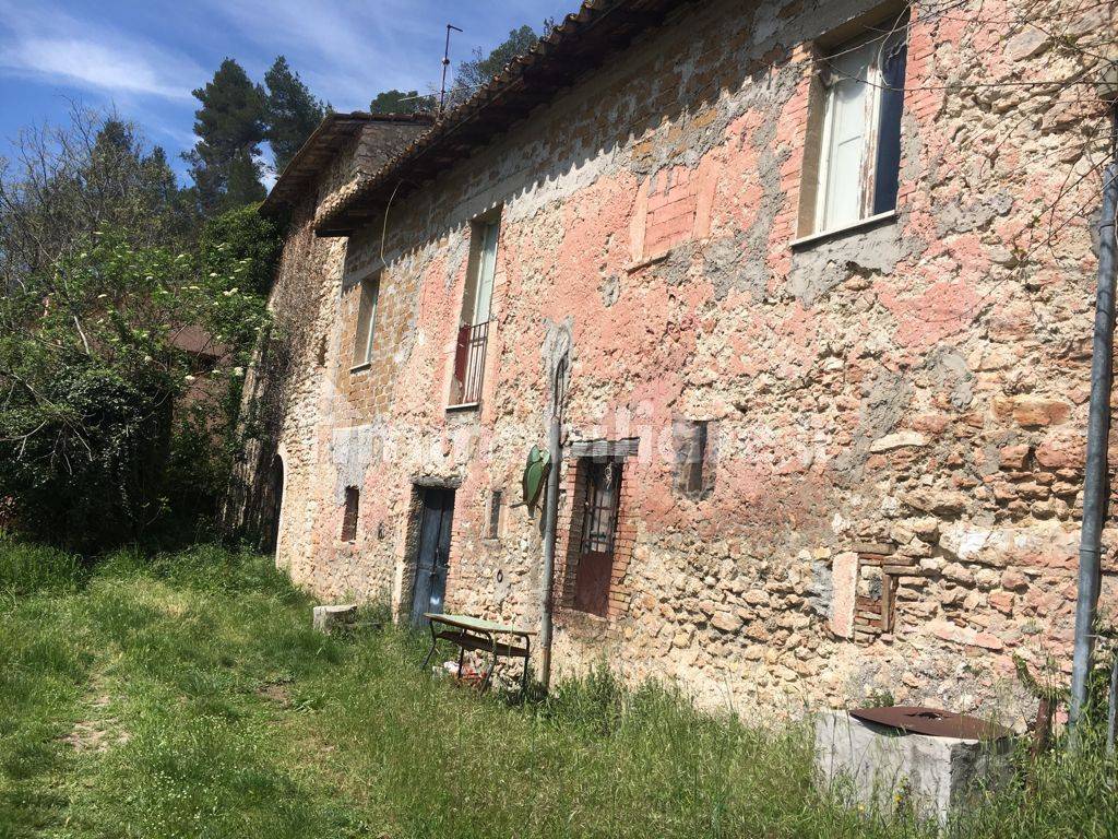 Rustico - Casale in vendita a Terni