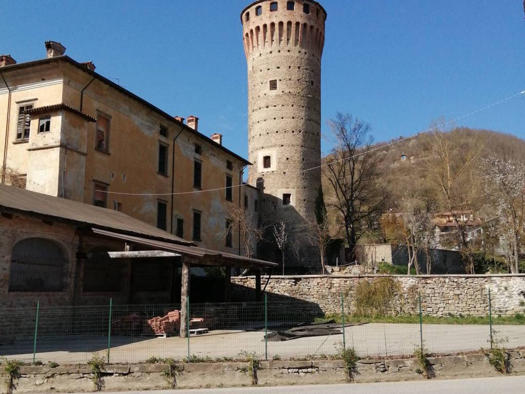 piazza centrale Priero