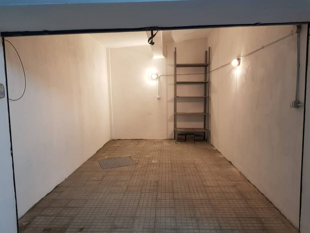 Garage - box via michelangelo schipa 115, mergellina - piedigrotta, napoli