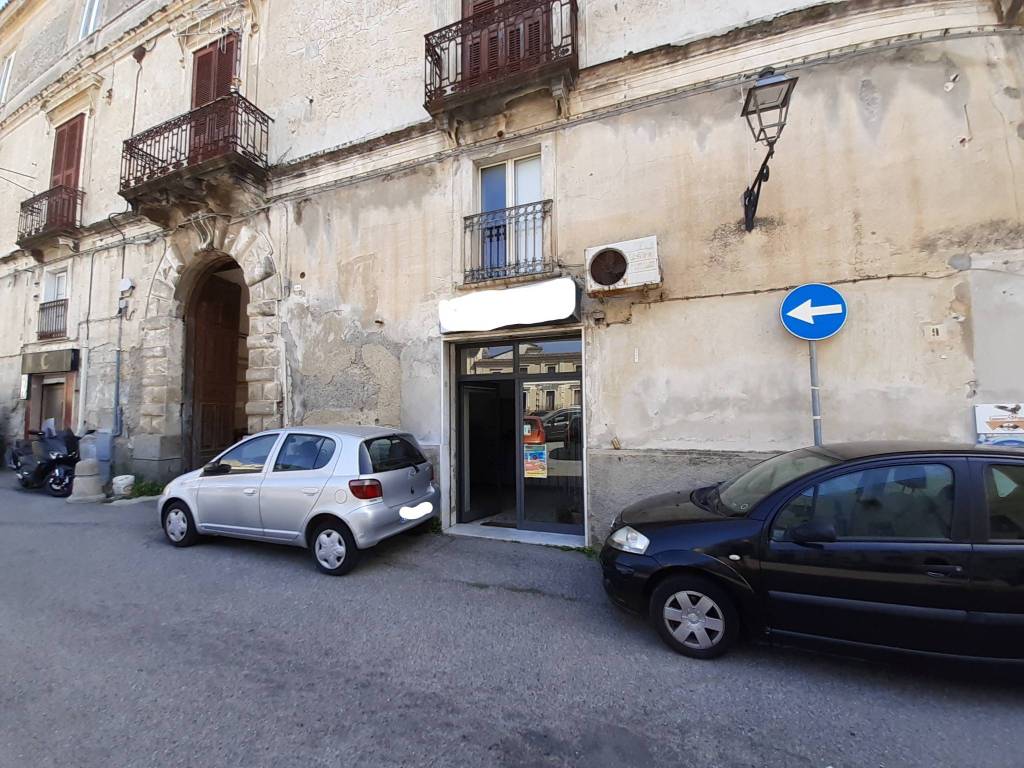 Laboratorio piazza guglielmo marconi, centro storico, catanzaro