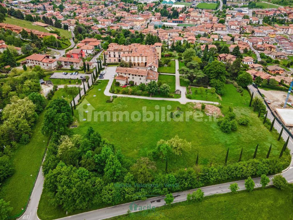 Vendita Villa Unifamiliare In Via Torquato Tasso 1 Bergamo Ottimo Stato Posto Auto Terrazza Riscaldamento Autonomo 284 Mq Rif 88139995