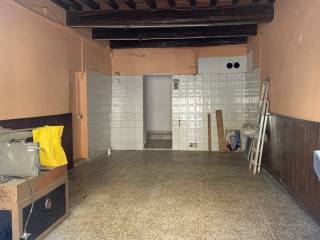 NEGOZIO IN VENDITACORTONACAMUCIA