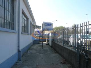 Cortile fronte strada