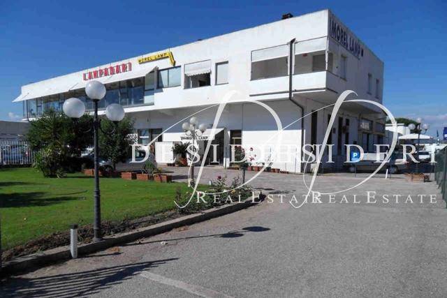 Capannone via aurelia nord ,, stazione - via roma, grosseto