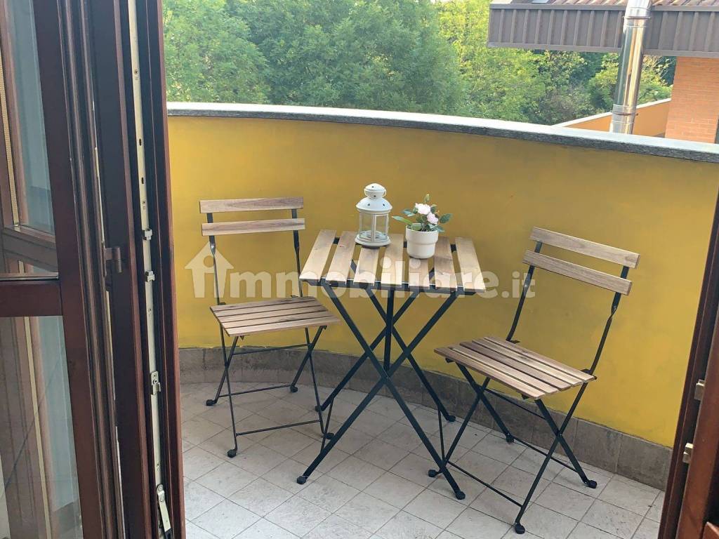Rent Apartment Desio. 3room flat in via Luigi Capuana 21. New, second