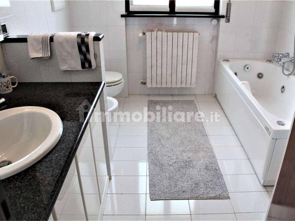 bagno 3 locali 1p