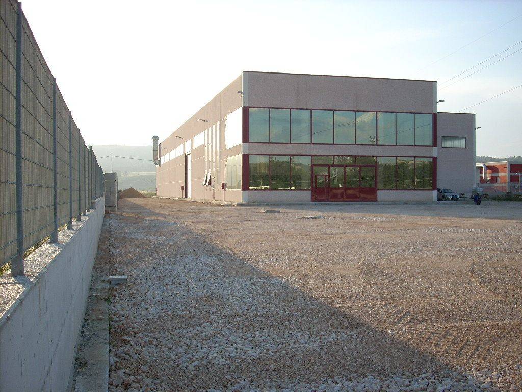 Capannone strada statale sannitica, consorzio industriale bonifica valle, termoli