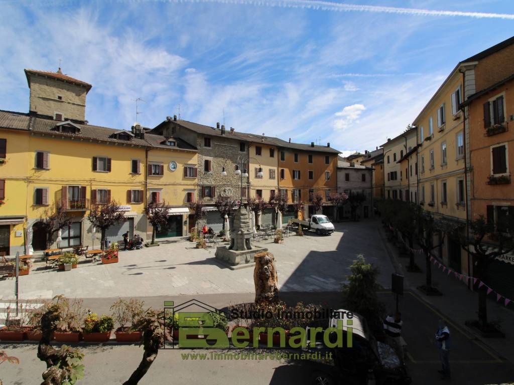 Vista su Piazza Corsini