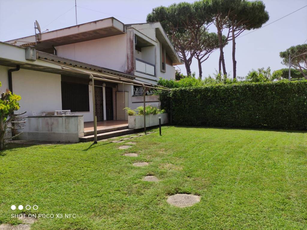 Vendita Villa unifamiliare in viale delle Pratoline 17 Anzio. Buono stato,  50 m², rif. 88968247
