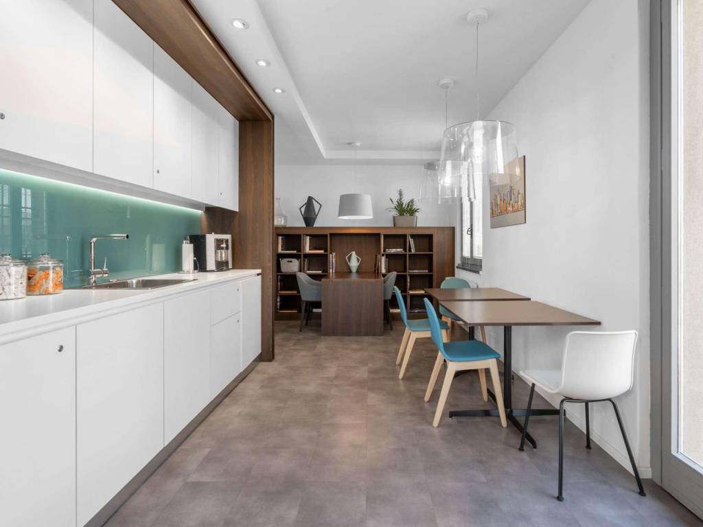 regus_cairoli_4900_milano_italy_kitchen