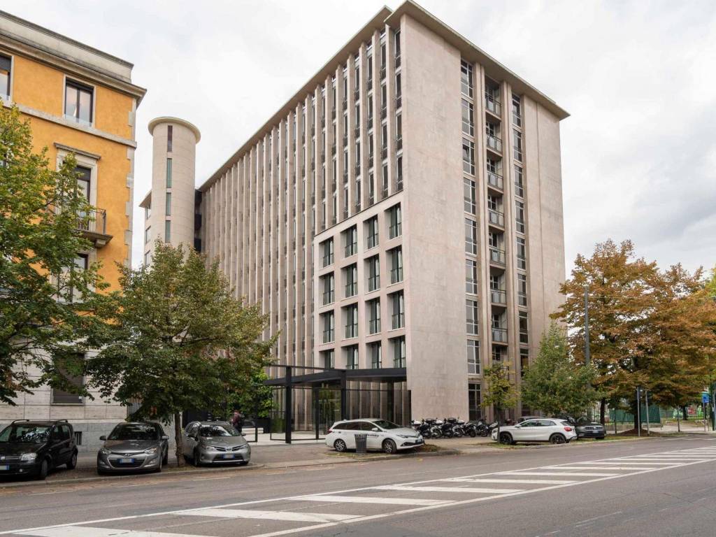 regus_cadorna_4170_milano_italy_exterior