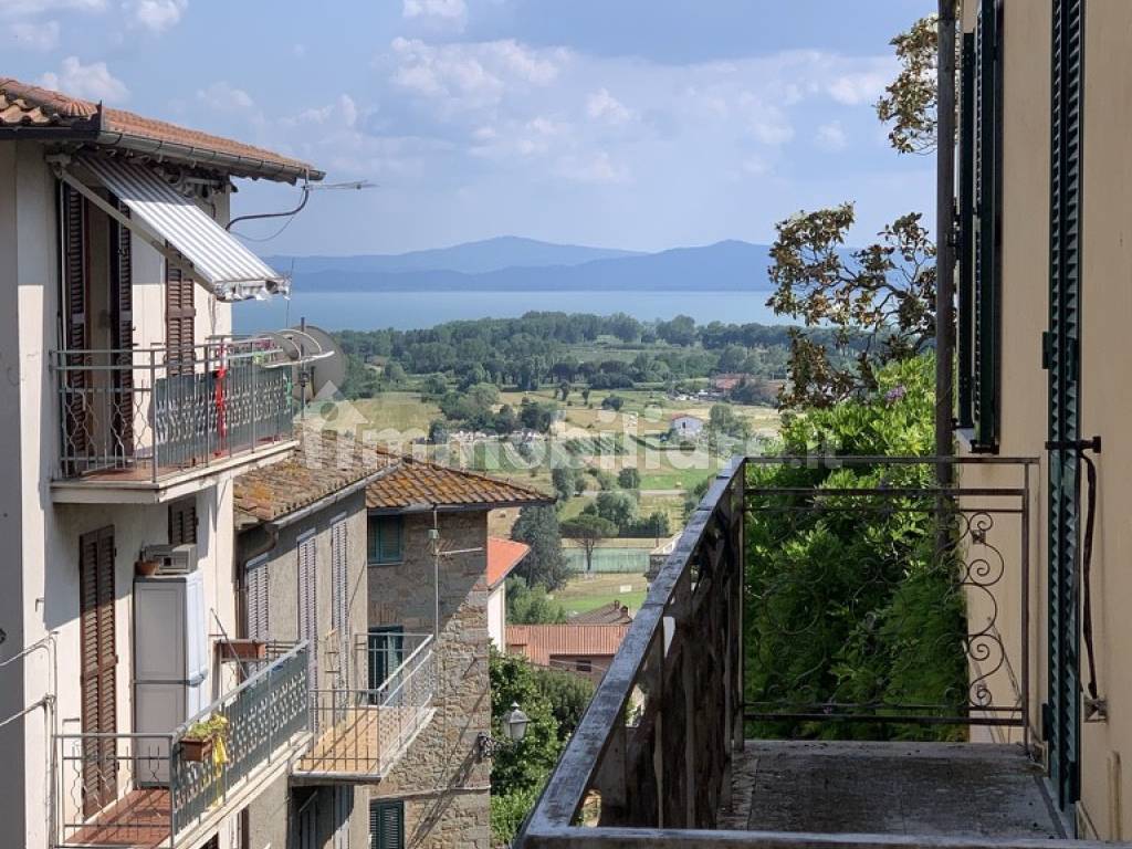 TERRATETTO TUORO SUL TRASIMENO