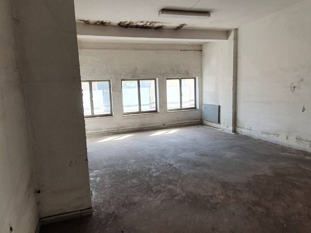 Locale commerciale viale Ungheria, Zagarolo, Rif. 85549038 - Immobiliare.it