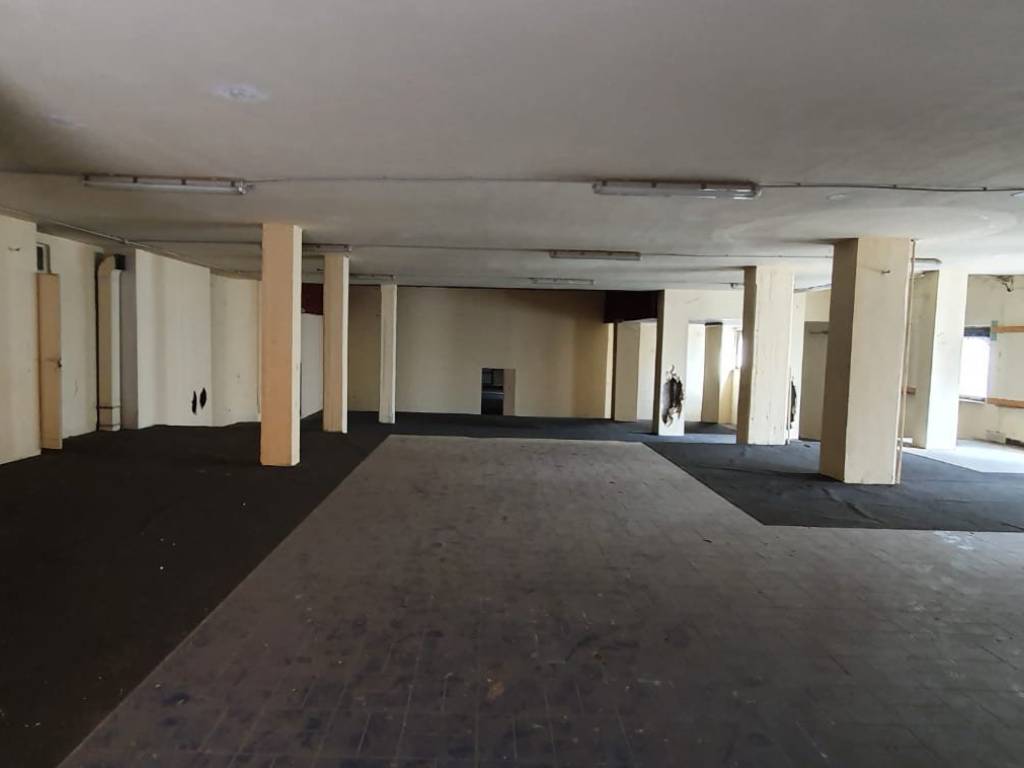 Locale commerciale viale Ungheria, Zagarolo, Rif. 85549038 - Immobiliare.it
