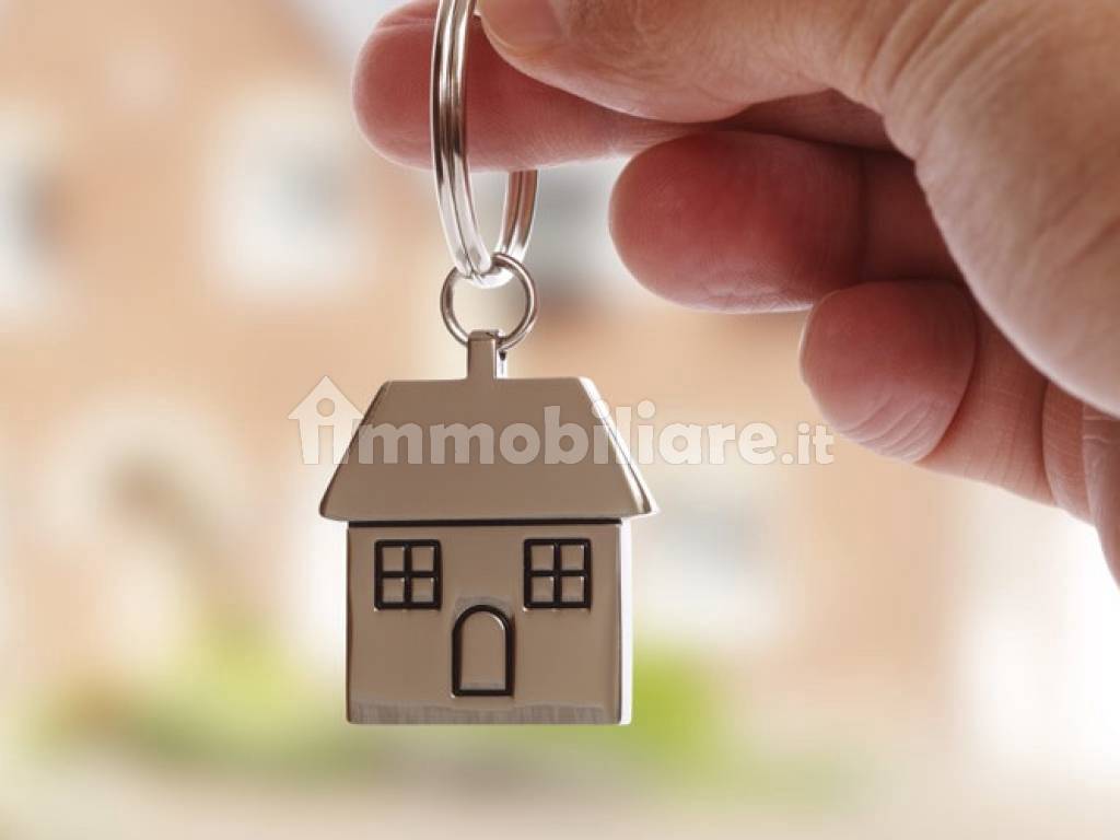 Rent Apartment Faenza. 3room flat in via Puccini. Good condition, second floor, with