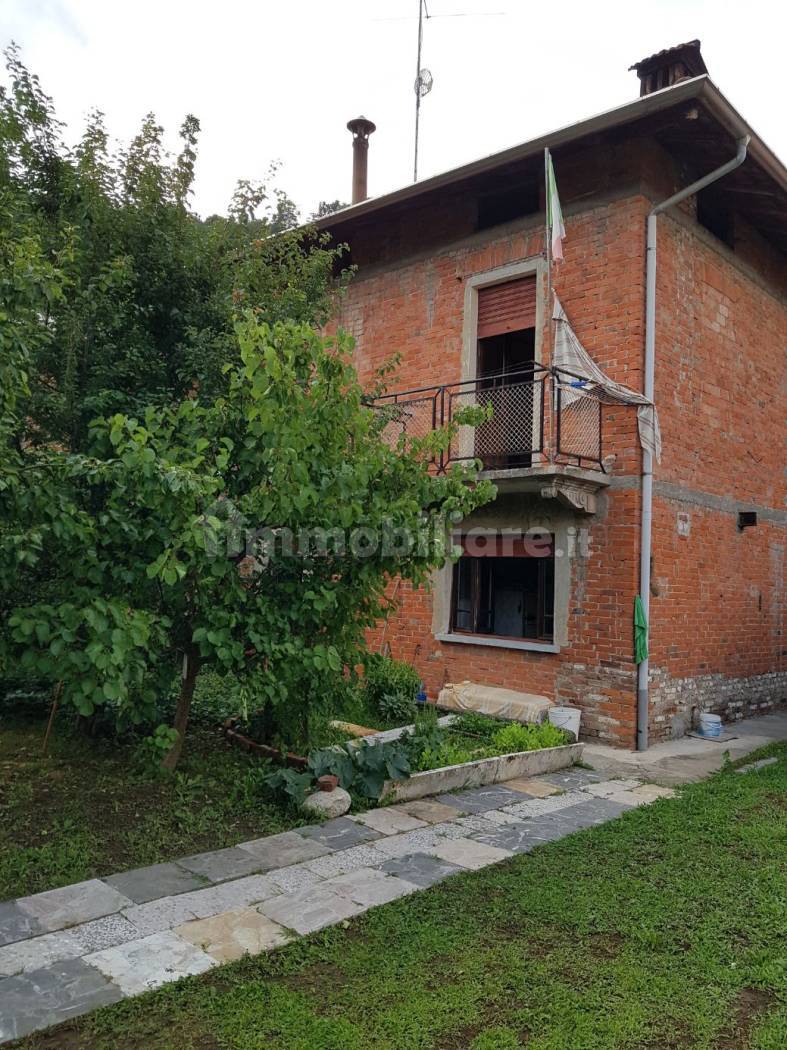 Casa indipendente in vendita a Serravalle Sesia