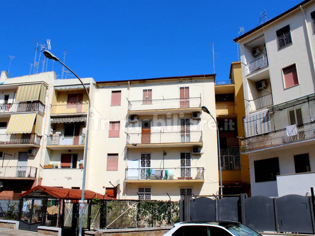 Vendita Appartamento Foggia. Trilocale in via Antonio De Viti De Marco 2. Da ristrutturare Vendita Appartamento Foggia. Trilocale in via Antonio De Viti De Marco 2. Da ristrutturare