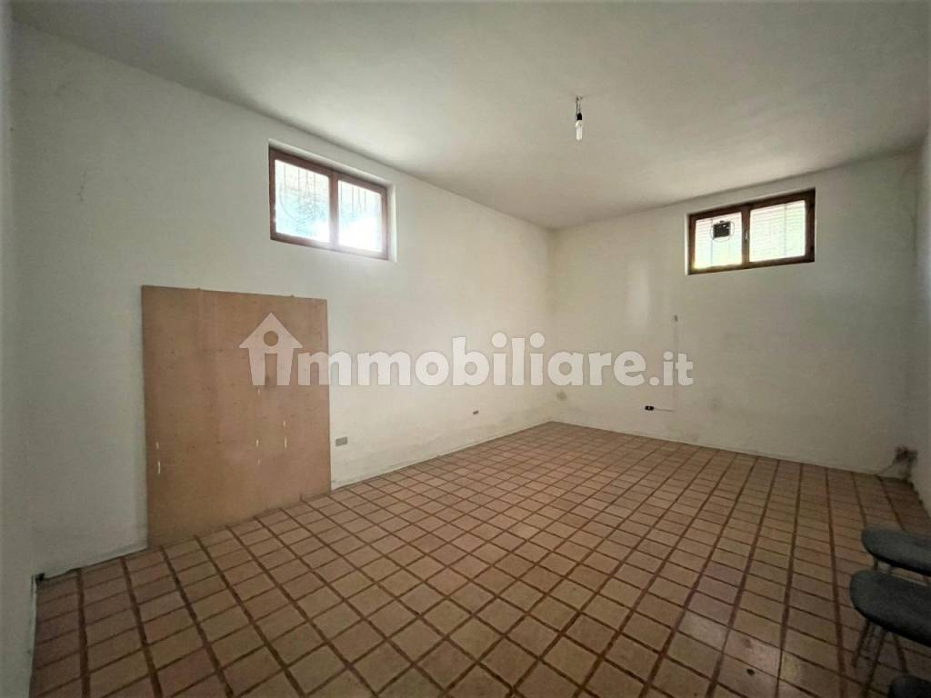 DEPOSITO/LABORATORIO