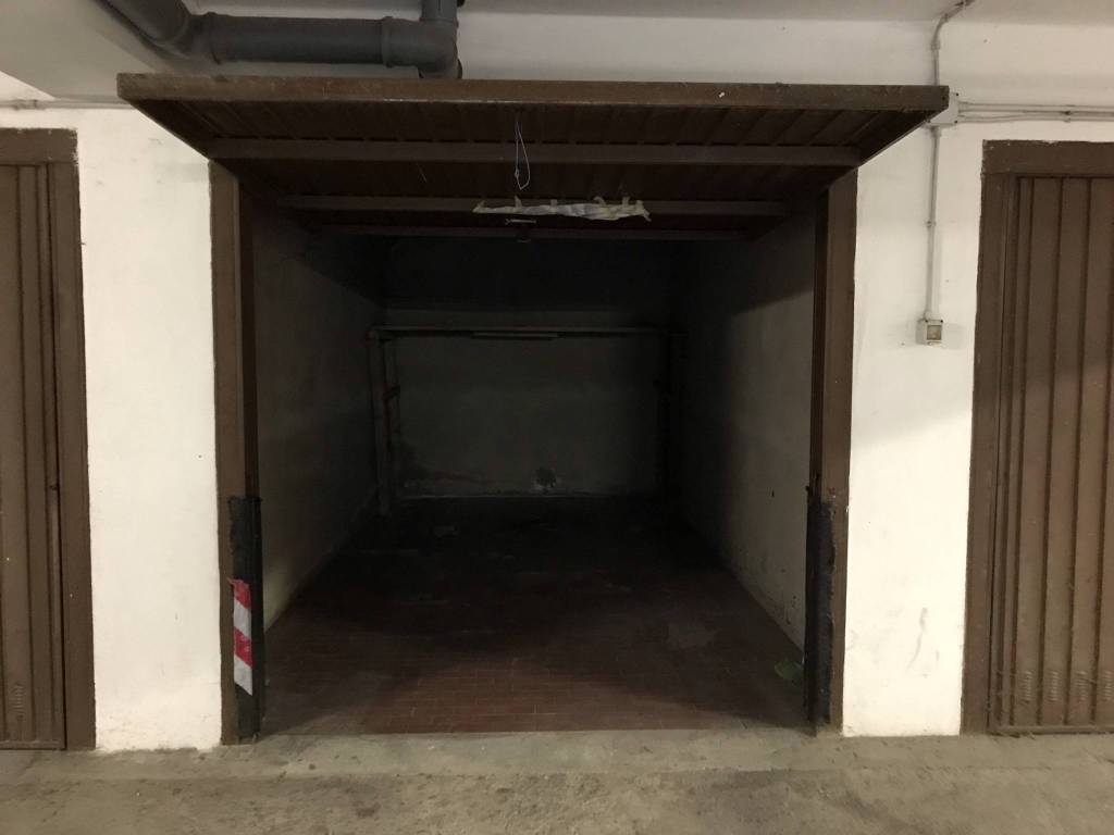Garage - box via giovanni carpini, semicentro, vercelli