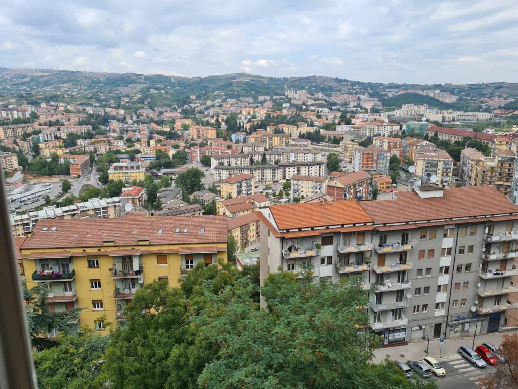 Stanza singola via 25 aprile, potenza