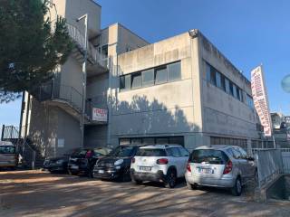 parcheggi ufficio vendita parziale