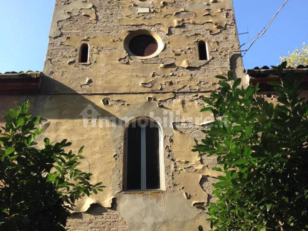 Sale Single family villa in via di Ravone 15 Bologna. To be refurbished